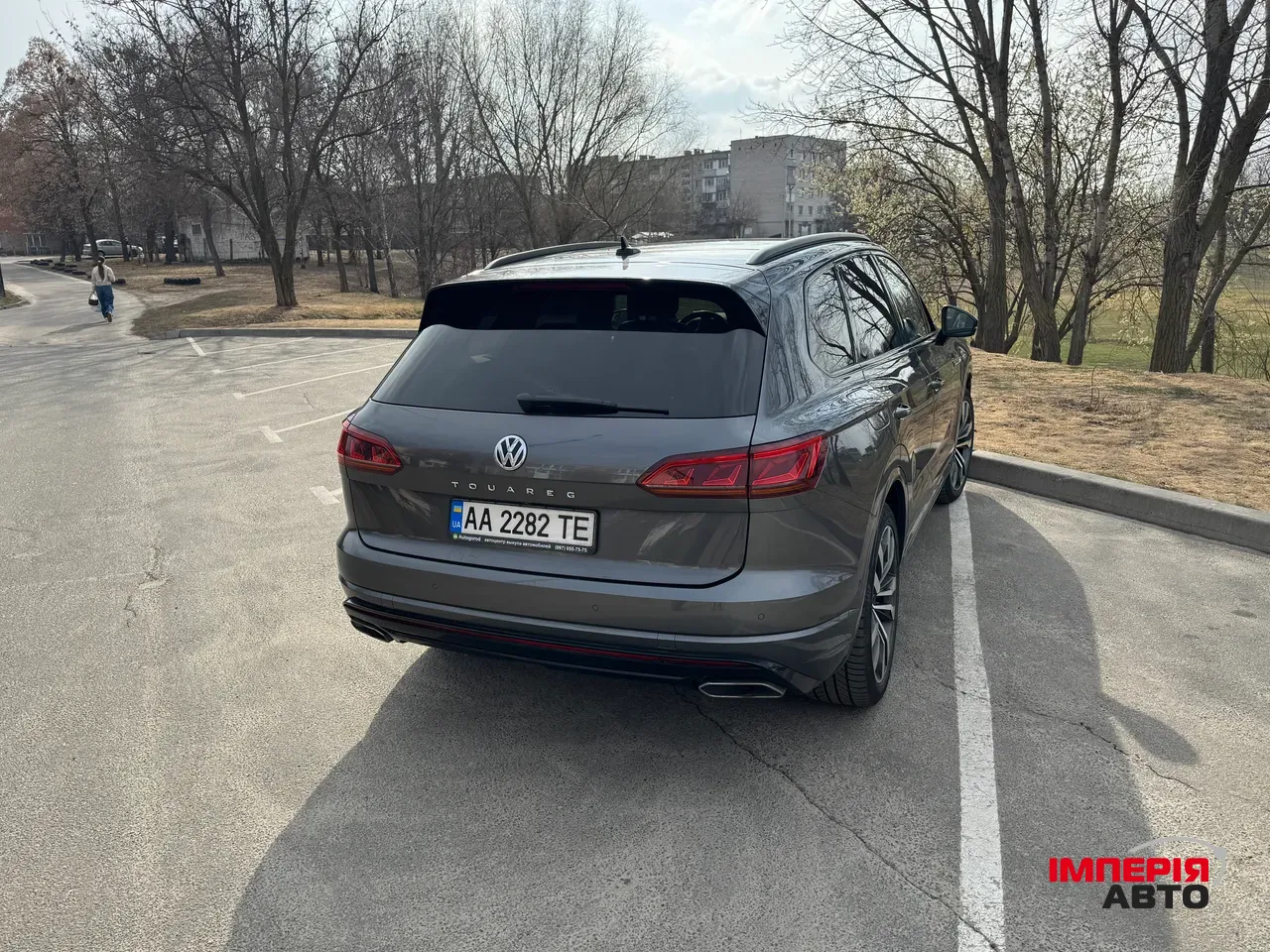 Volkswagen Touareg - фото 4
