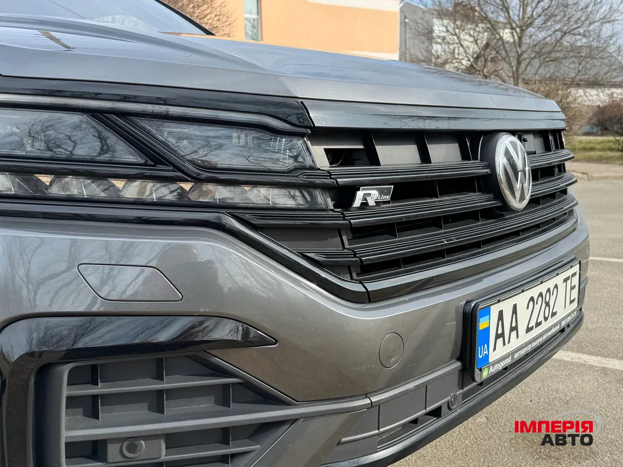 Volkswagen Touareg - фото 12