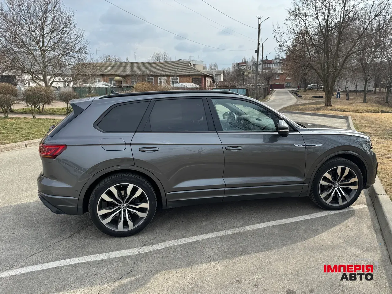 Volkswagen Touareg - фото 7