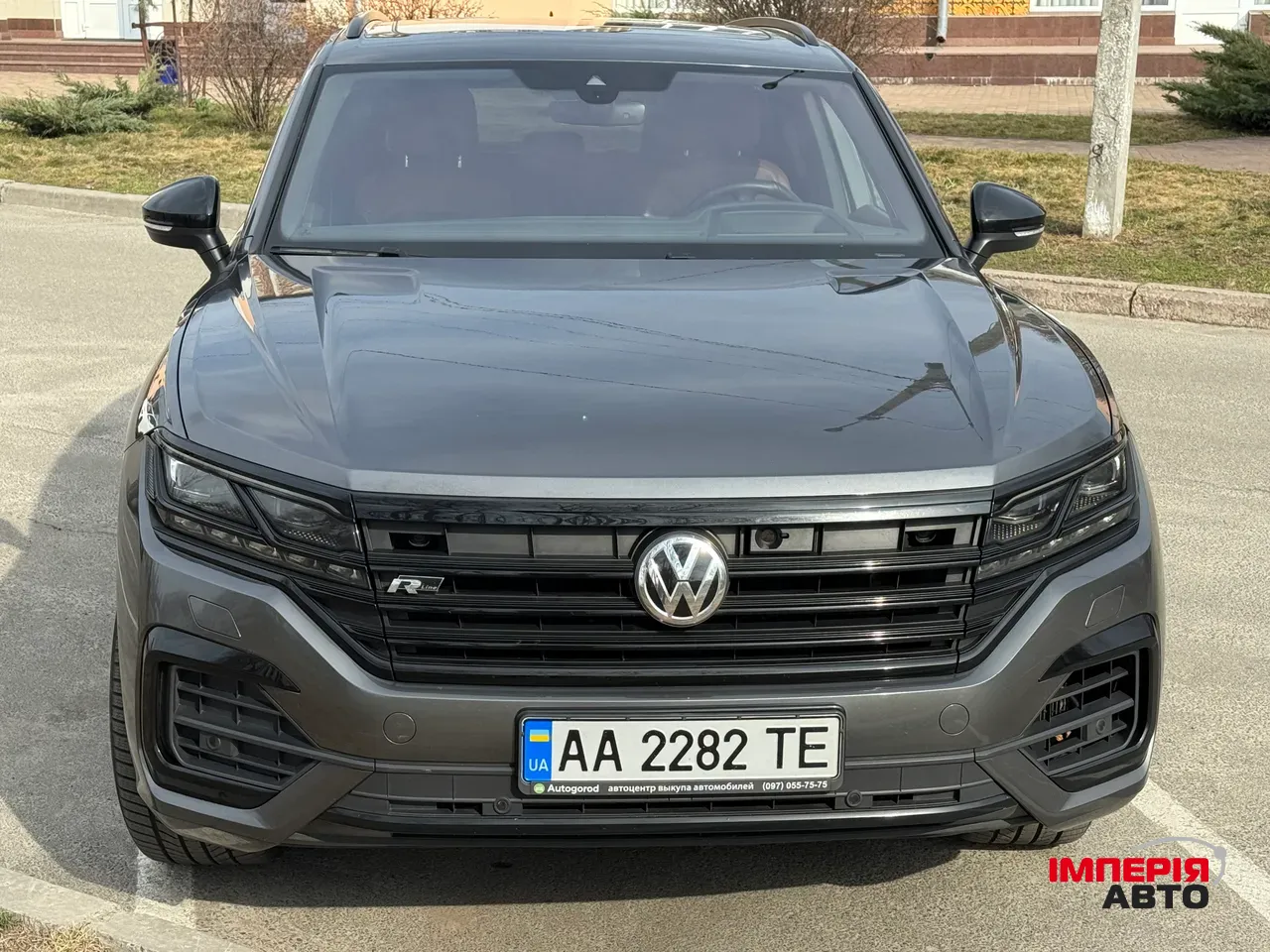 Volkswagen Touareg - фото 10