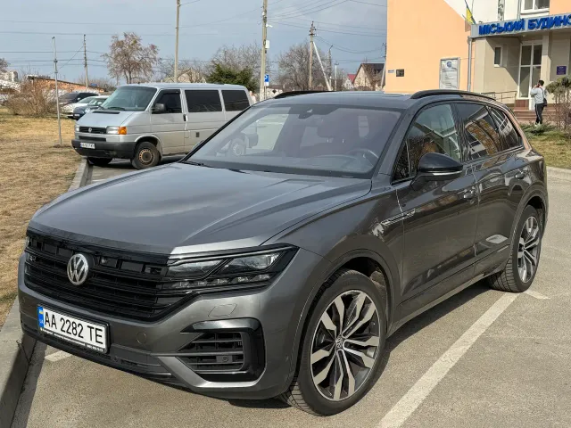 Volkswagen Touareg - фото 1