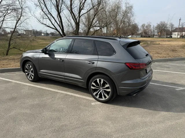 Volkswagen Touareg - фото 3
