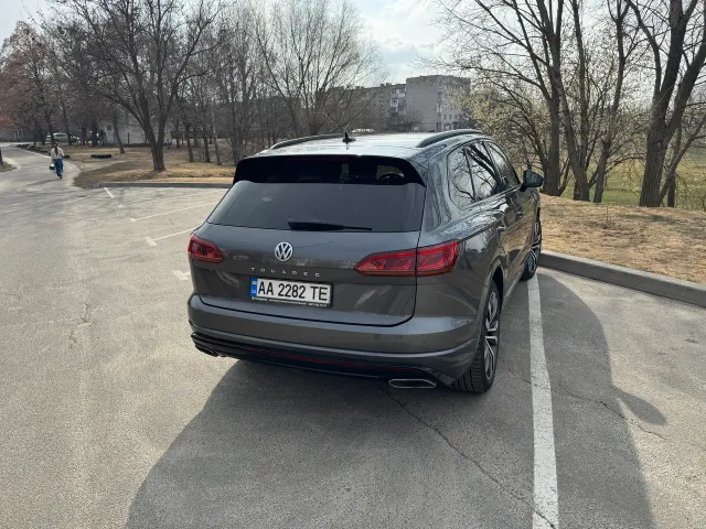 Volkswagen Touareg - фото 4
