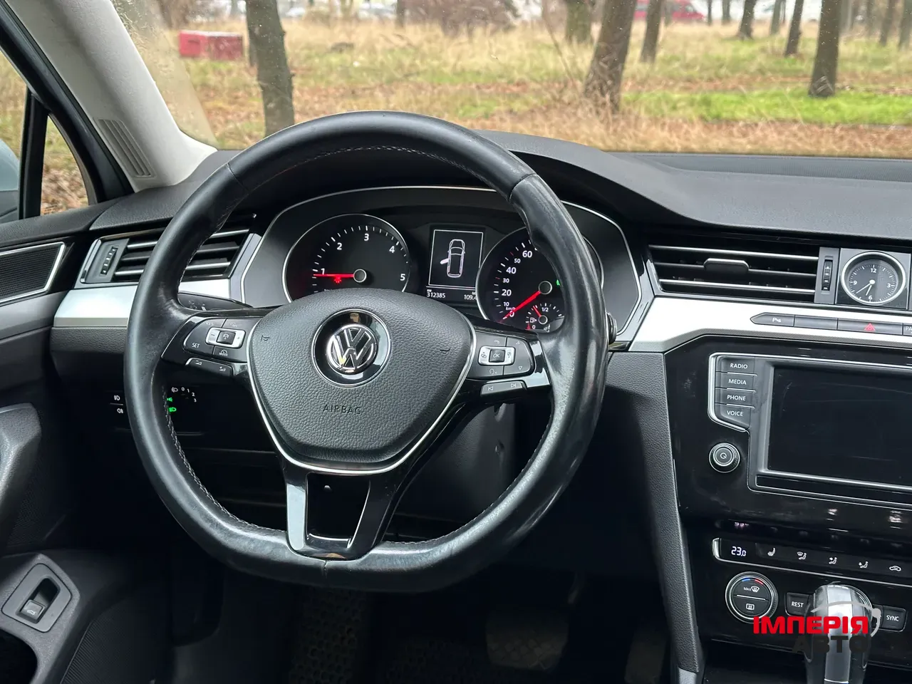 Volkswagen Passat - фото 37