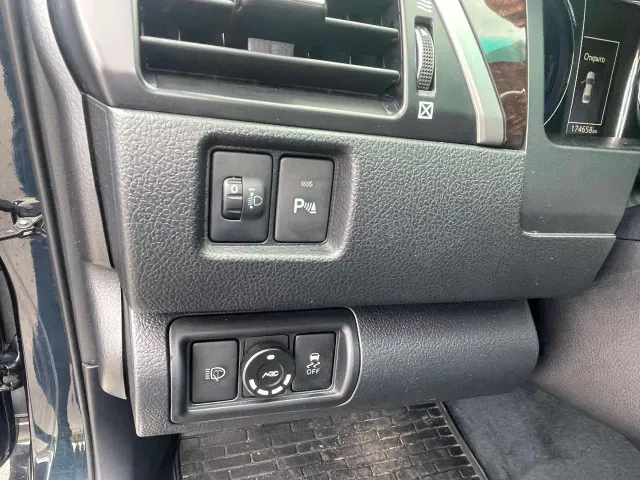 Toyota Camry - фото 4