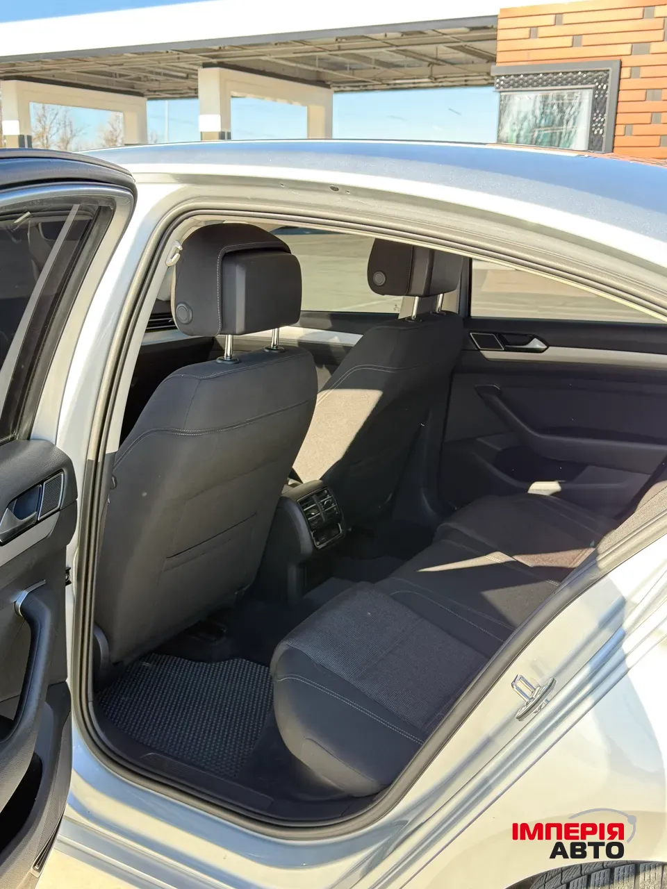 Volkswagen Passat - фото 16