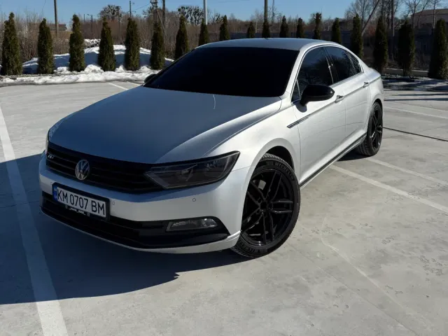 Volkswagen Passat - фото 1