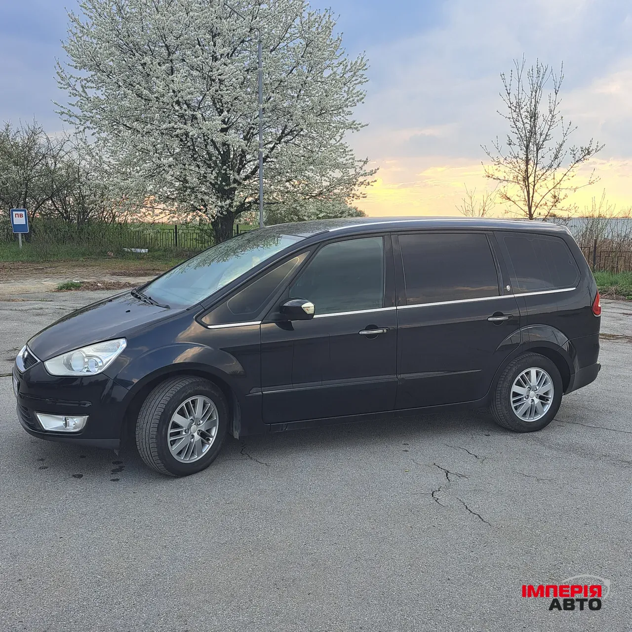 Ford Galaxy - фото 2