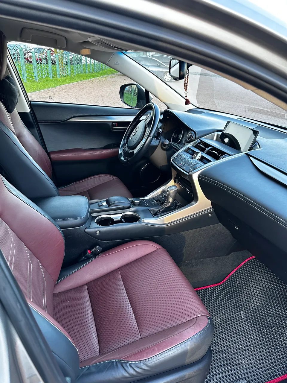 Lexus NX - фото 9