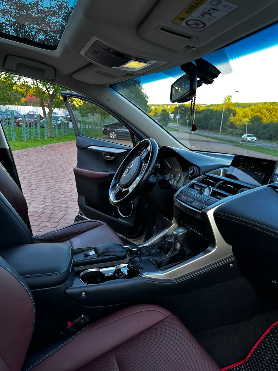 Lexus NX - фото 18