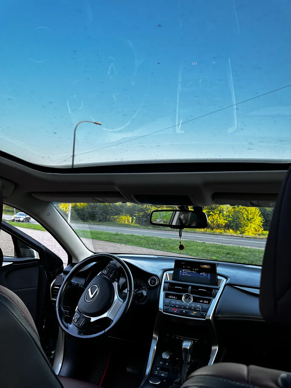 Lexus NX - фото 19