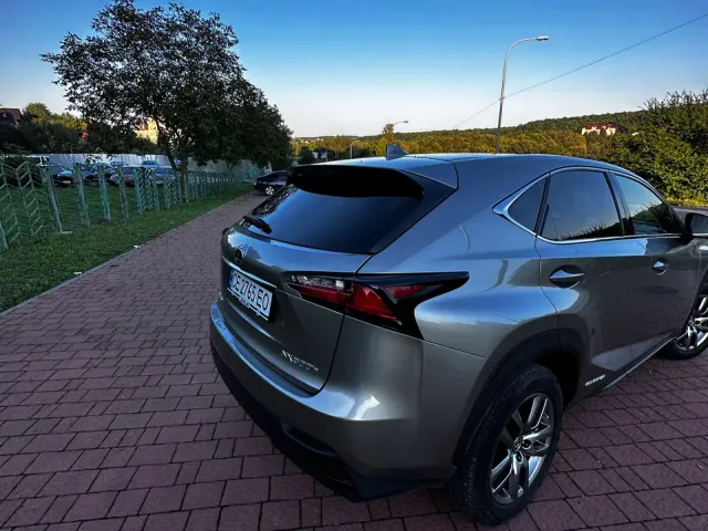 Lexus NX - фото 2