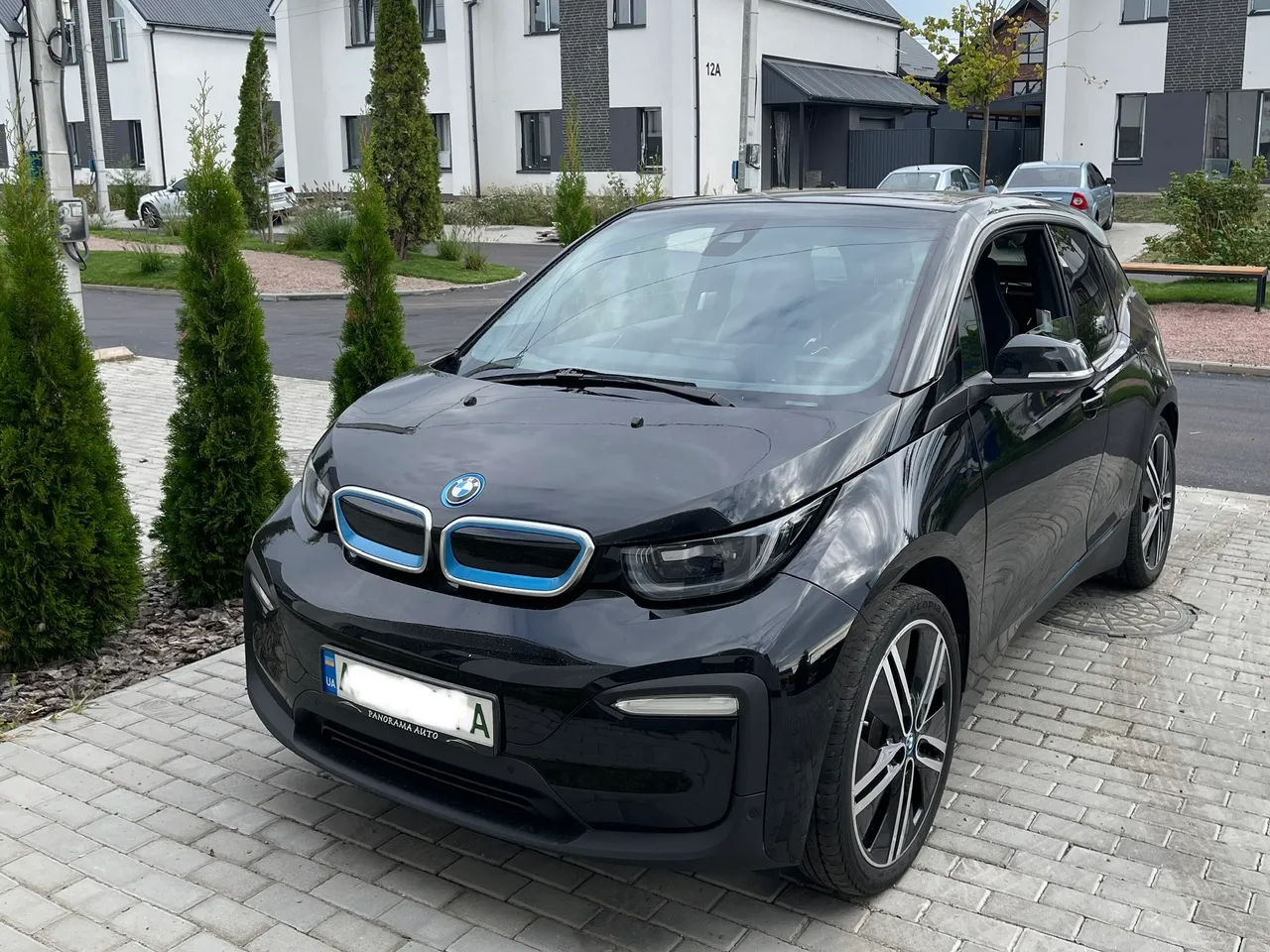 BMW i3 - фото 1