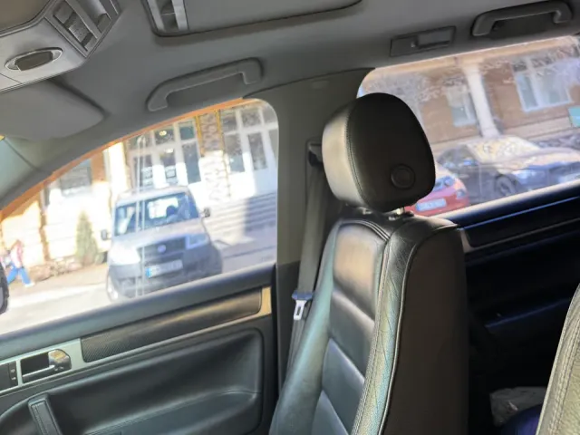 Volkswagen Touareg - фото 4