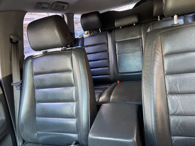 Volkswagen Touareg - фото 2