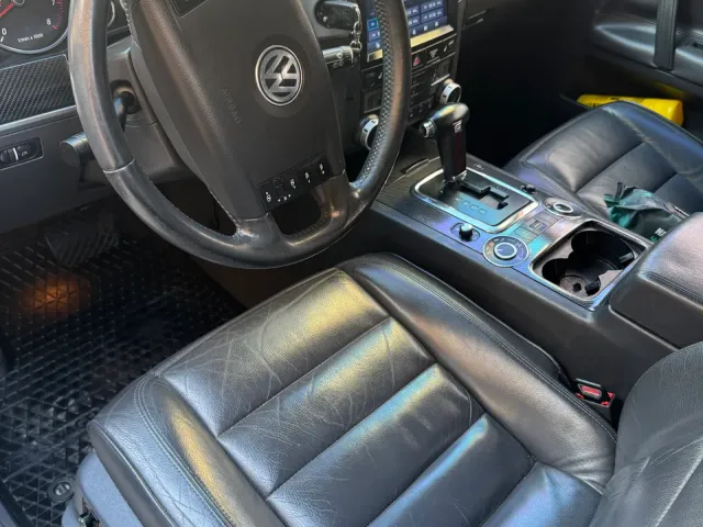 Volkswagen Touareg - фото 3