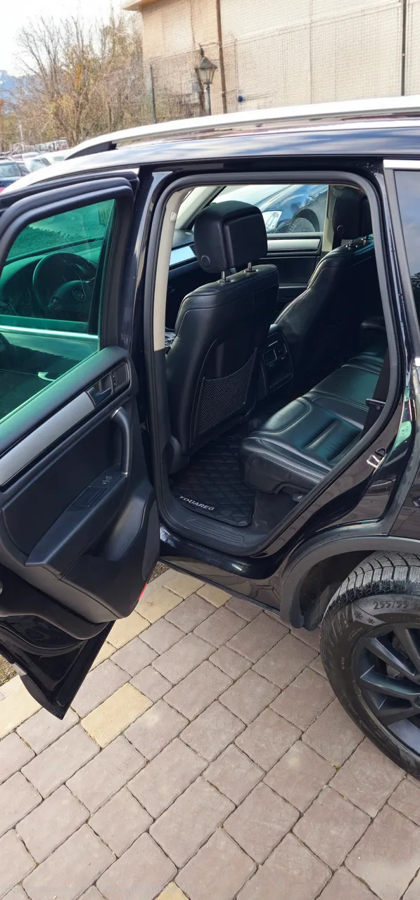 Volkswagen Touareg - фото 11