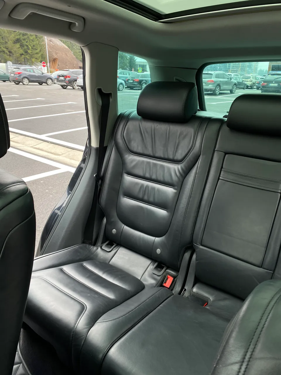 Volkswagen Touareg - фото 13