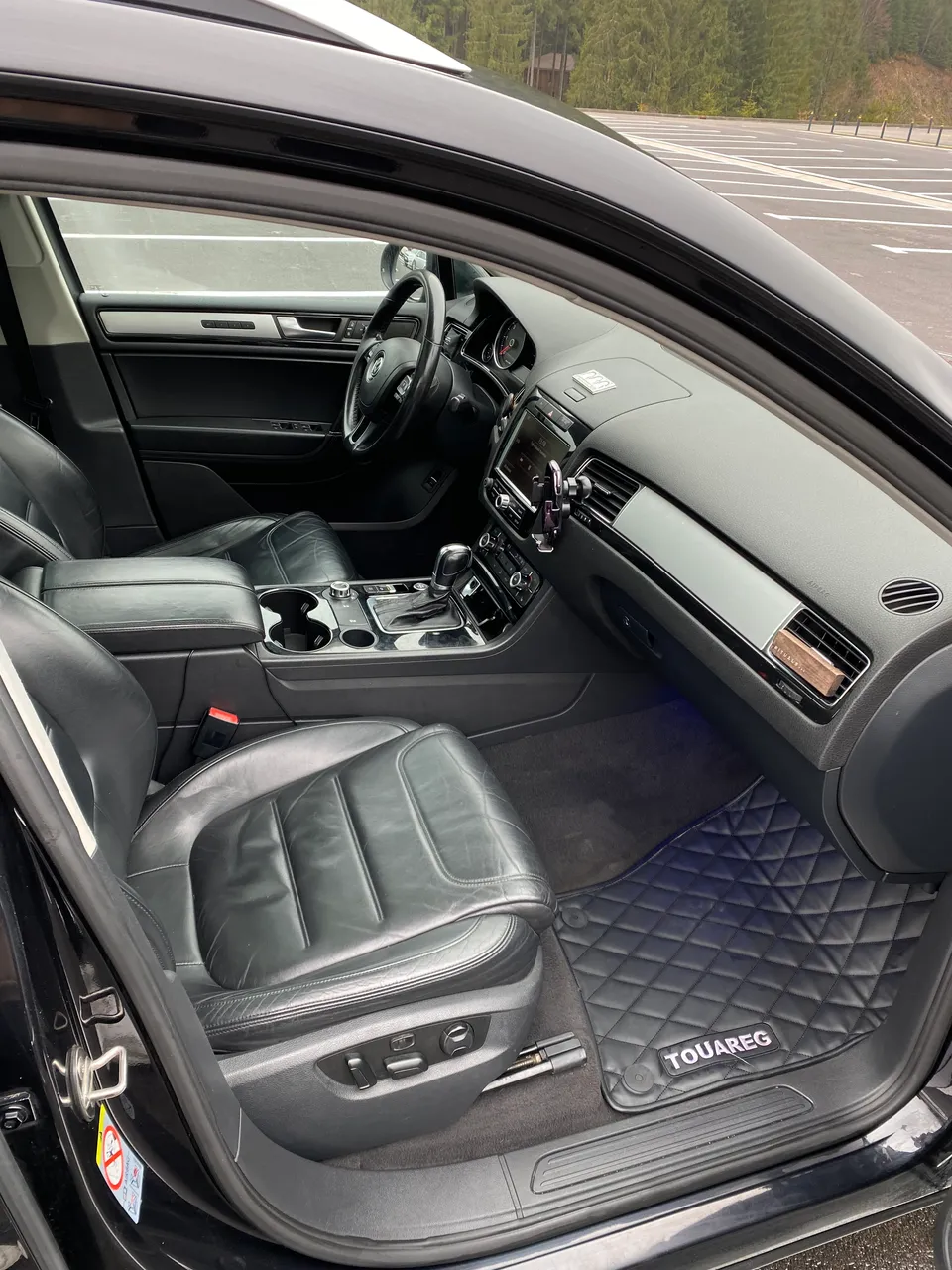 Volkswagen Touareg - фото 6