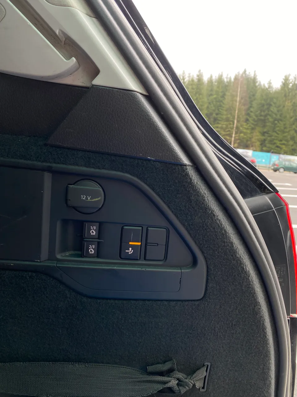 Volkswagen Touareg - фото 10