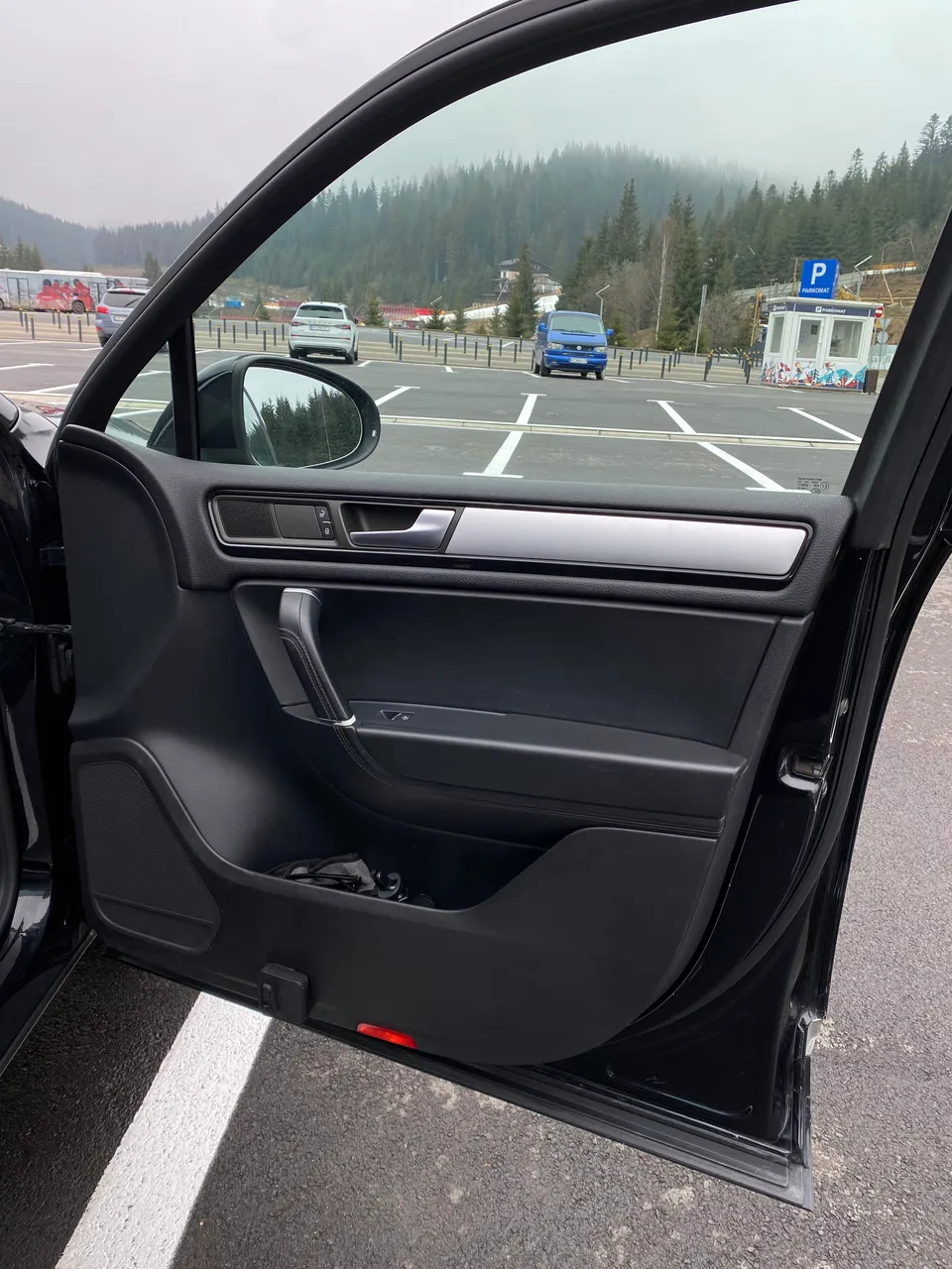 Volkswagen Touareg - фото 12