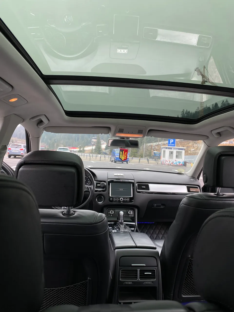 Volkswagen Touareg - фото 7