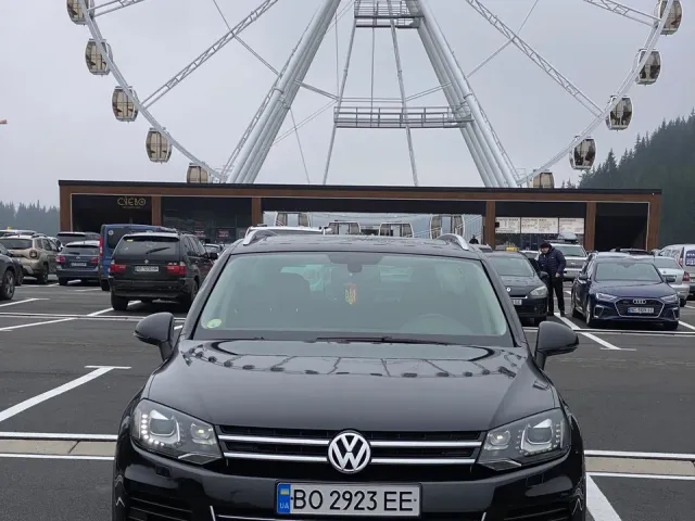 Volkswagen Touareg - фото 1