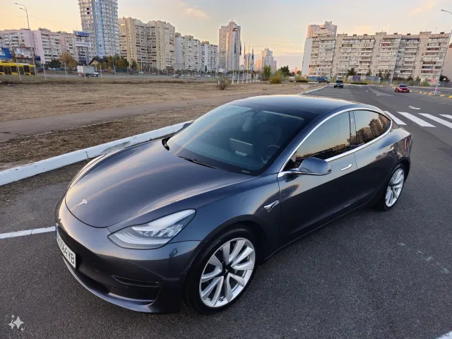 Tesla Model 3 - фото 2