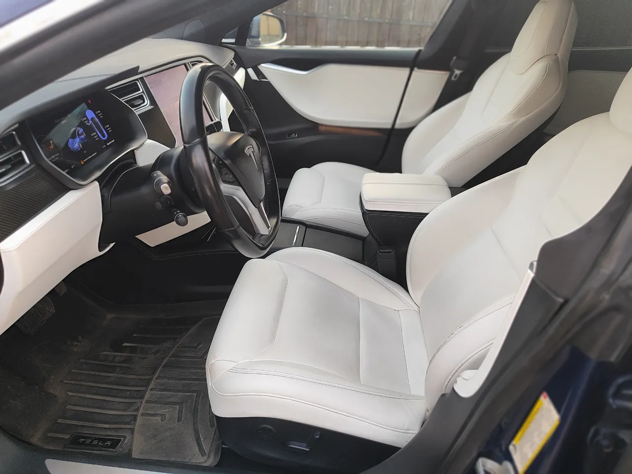 Tesla Model S - фото 18