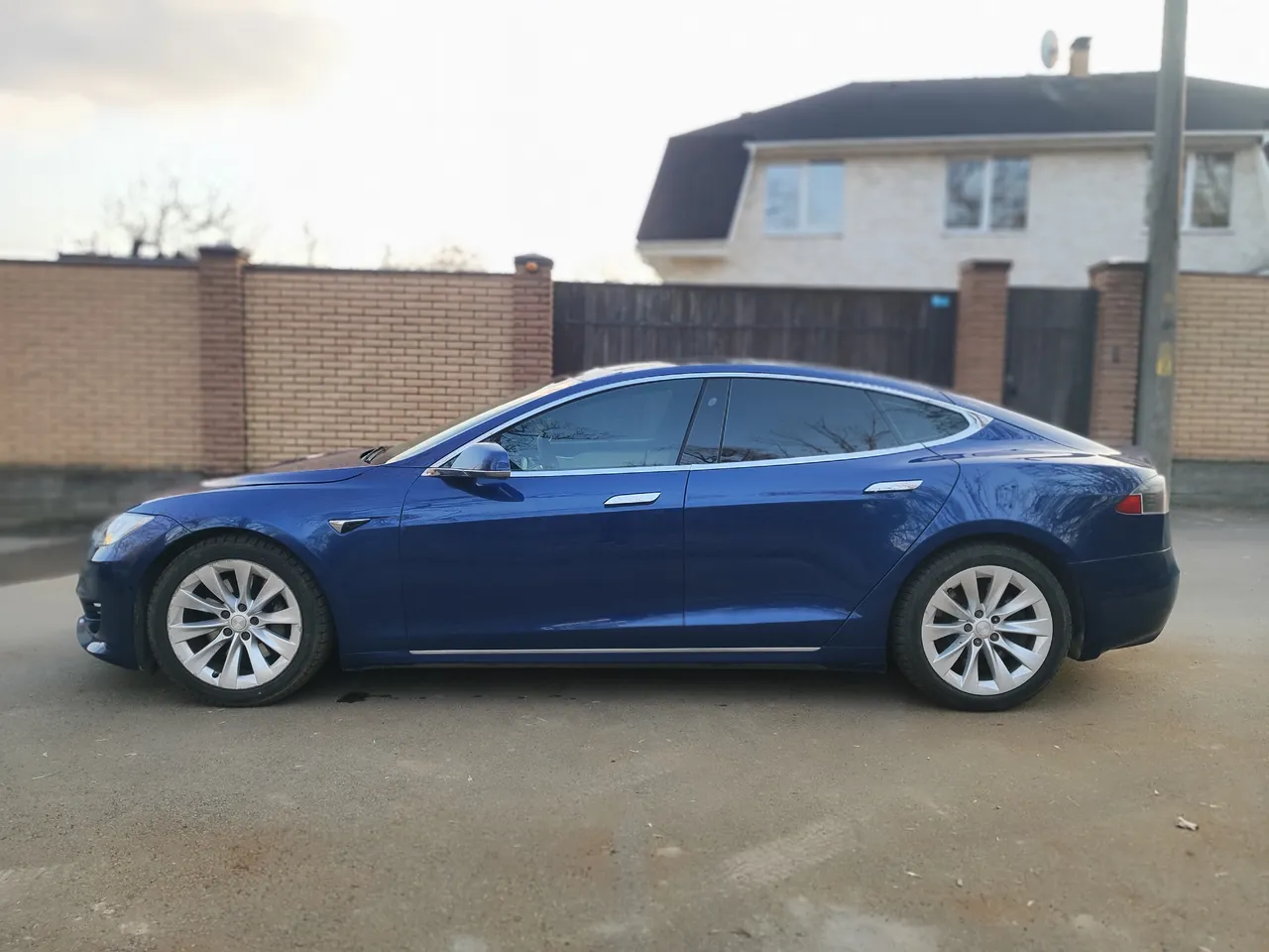 Tesla Model S - фото 2