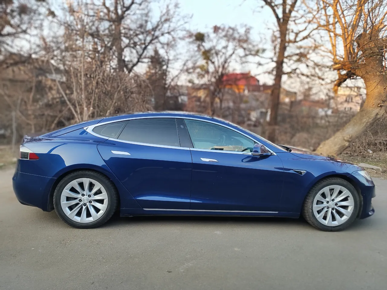 Tesla Model S - фото 7