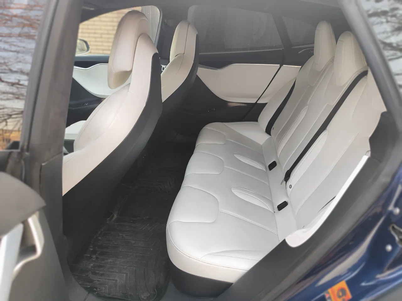 Tesla Model S - фото 15