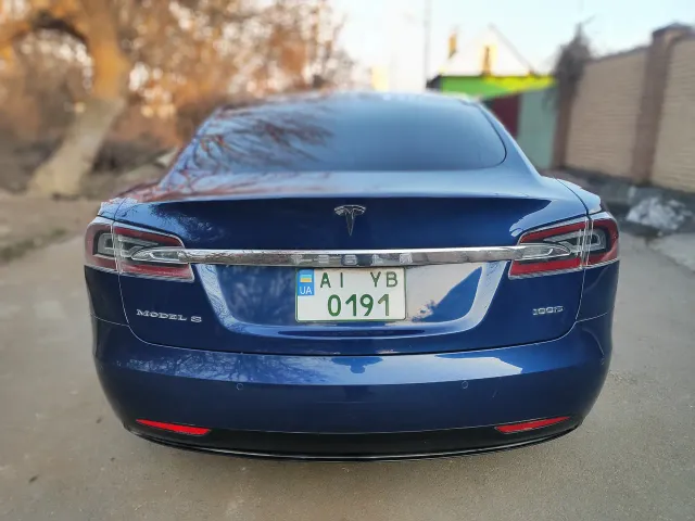 Tesla Model S - фото 5