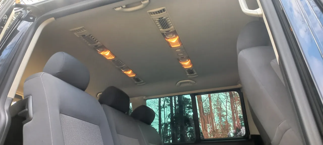 Volkswagen Caravelle - фото 13