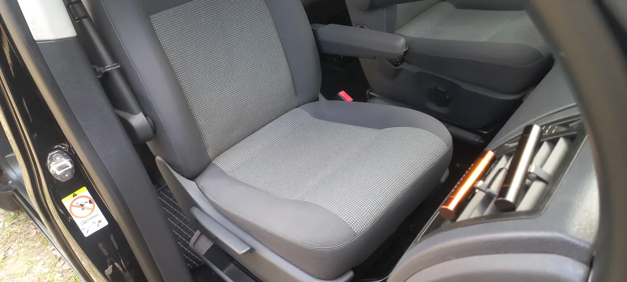 Volkswagen Caravelle - фото 16