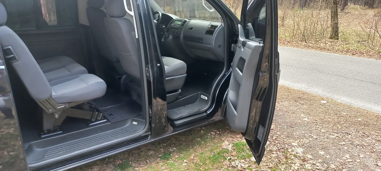 Volkswagen Caravelle - фото 9