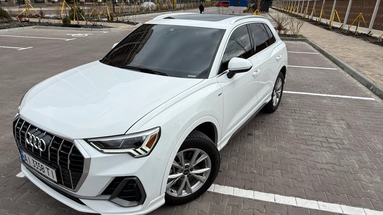Audi Q3 - фото 6