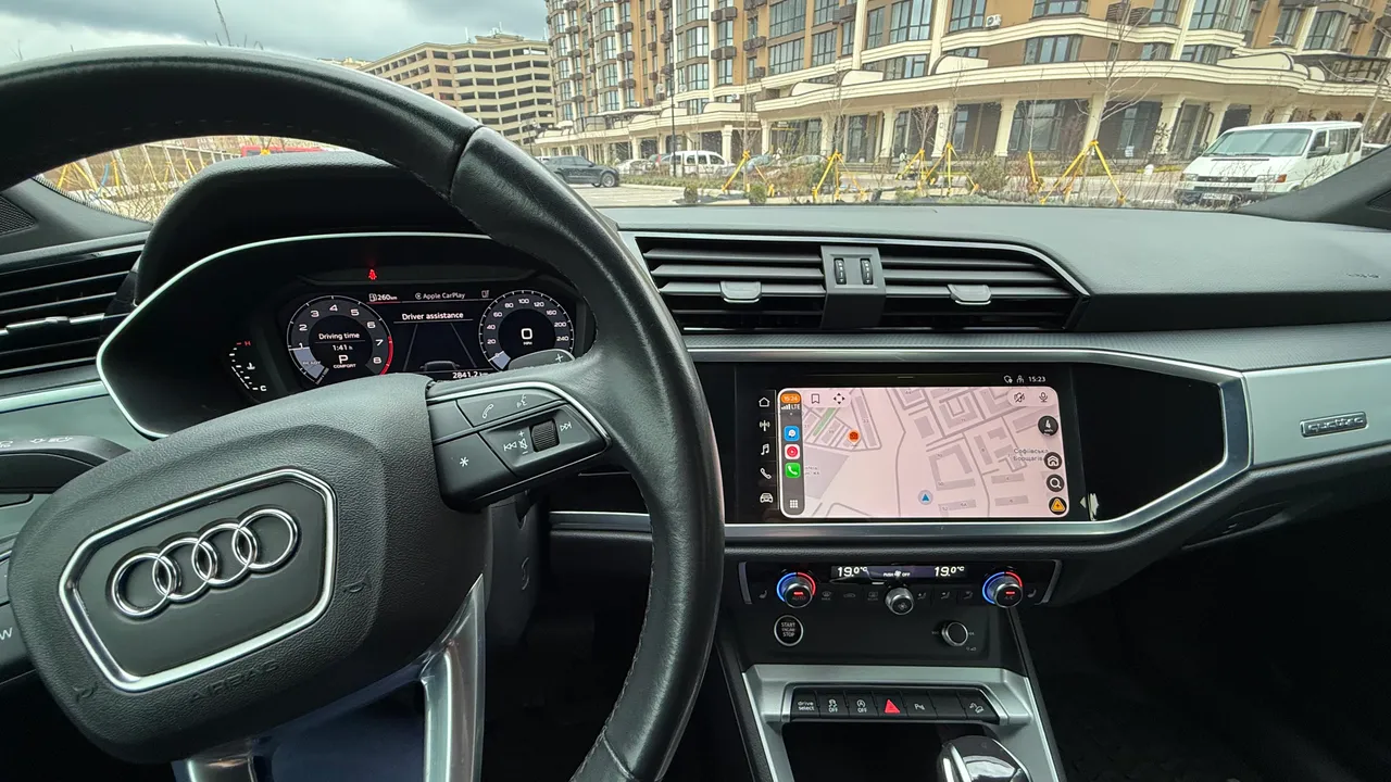 Audi Q3 - фото 18