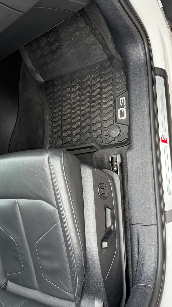 Audi Q3 - фото 24