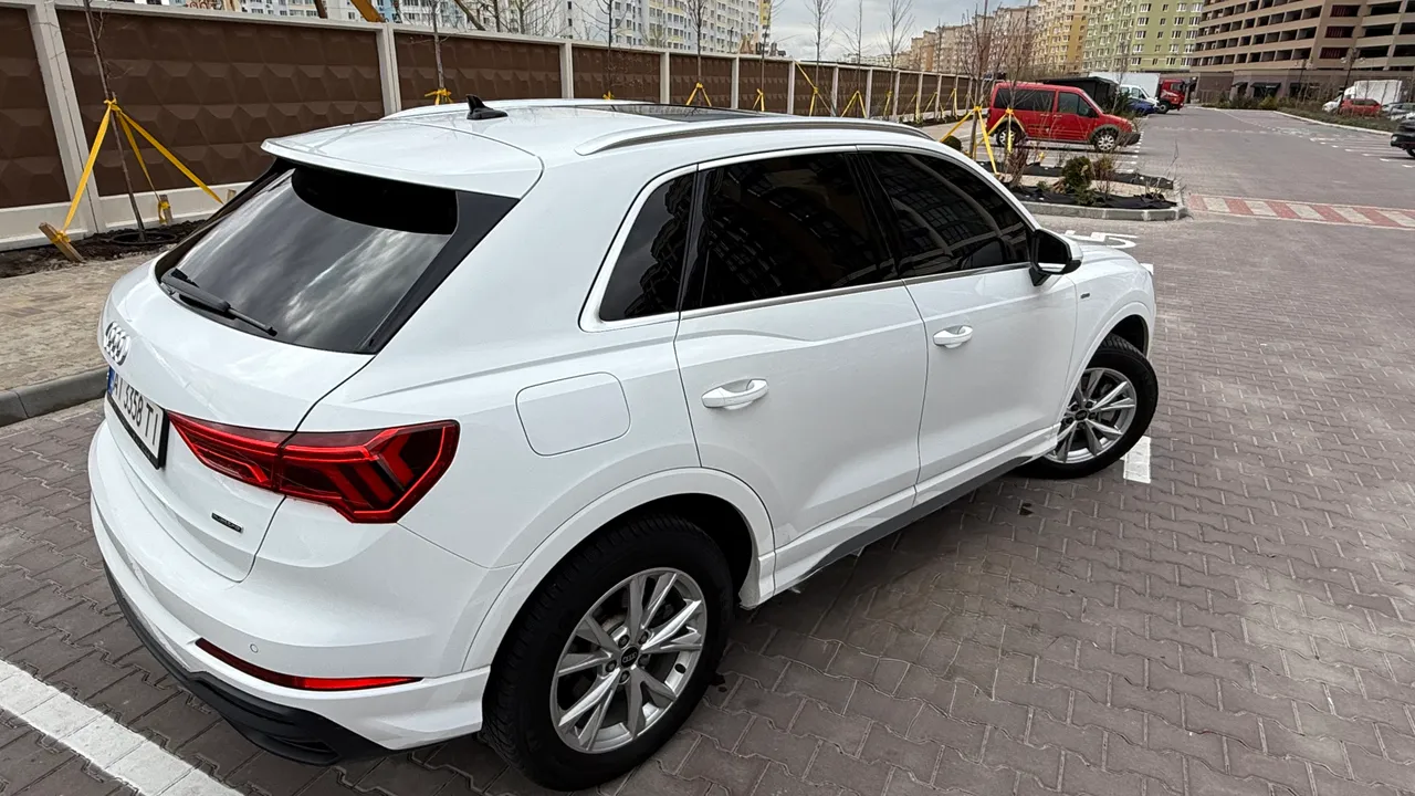 Audi Q3 - фото 9