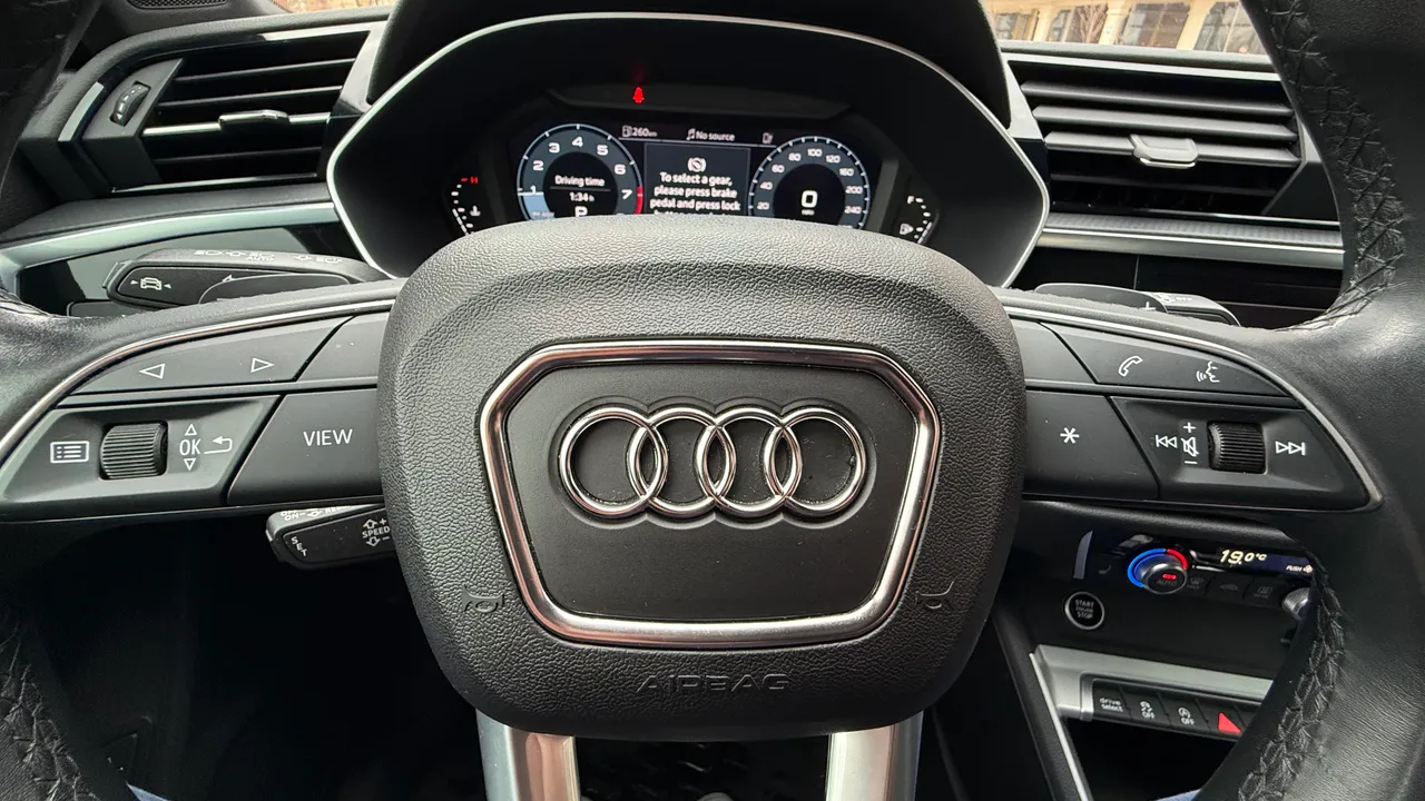 Audi Q3 - фото 19