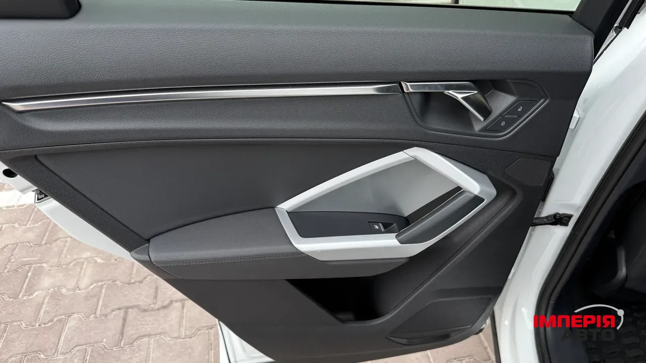 Audi Q3 - фото 33