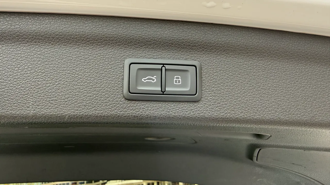 Audi Q3 - фото 31