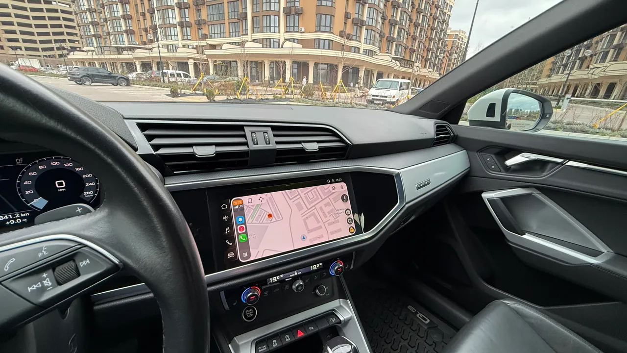 Audi Q3 - фото 17