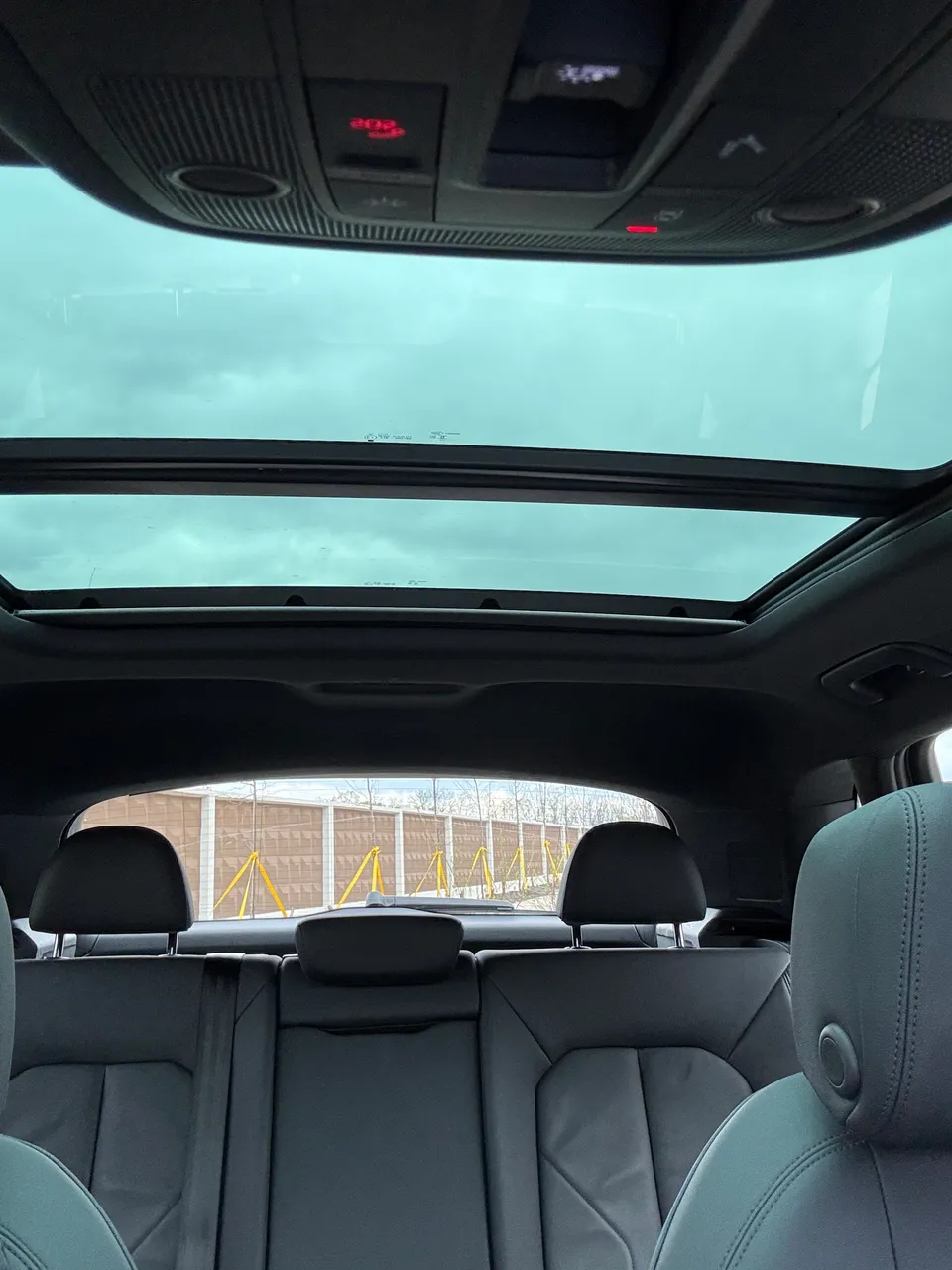 Audi Q3 - фото 43