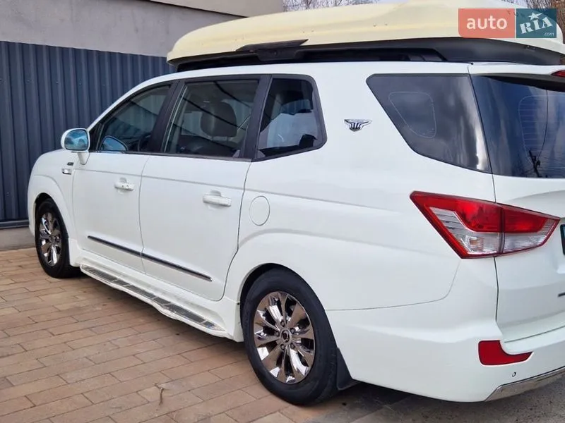 SsangYong Korando Turismo - фото 15