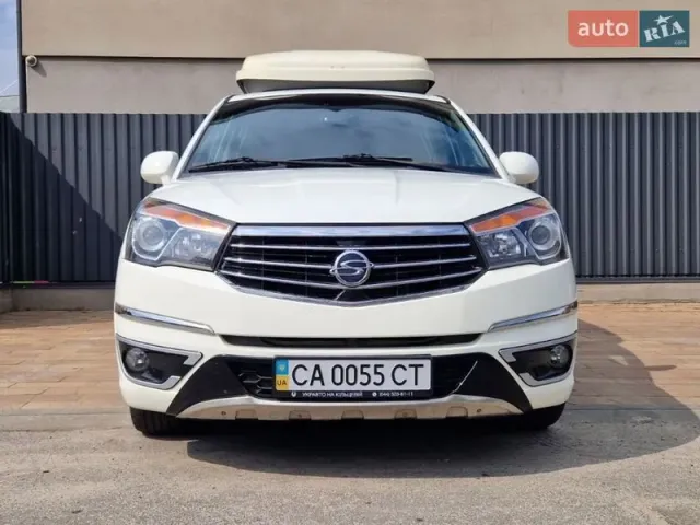 SsangYong Korando Turismo - фото 3