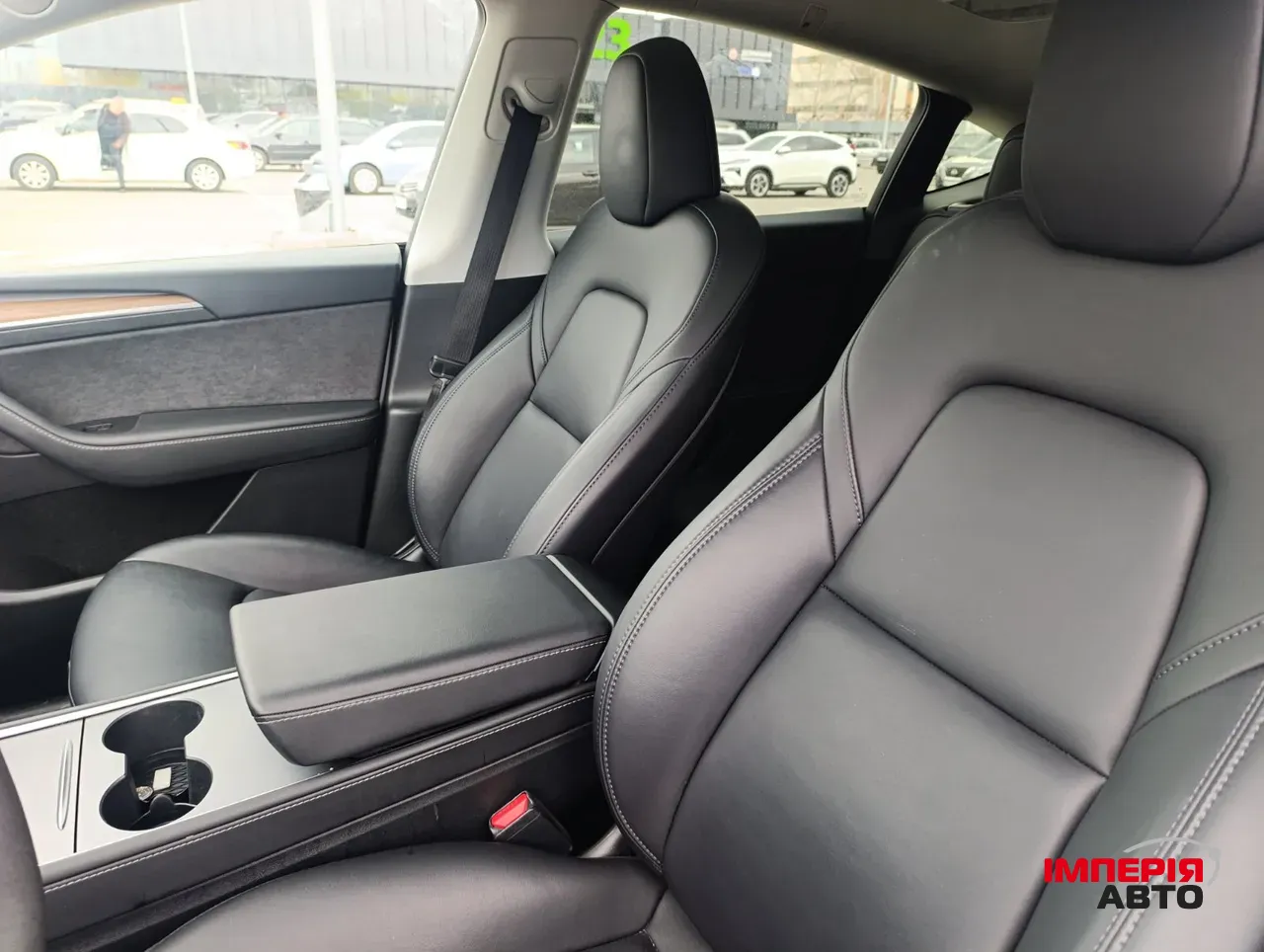 Tesla Model Y - фото 8