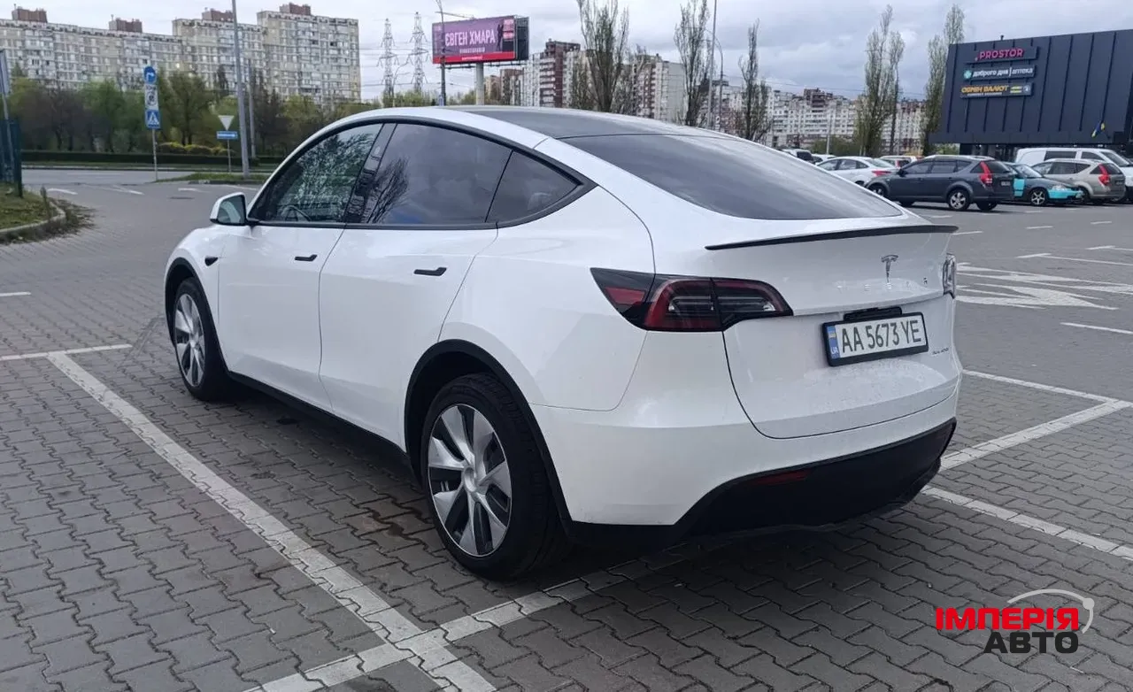 Tesla Model Y - фото 17