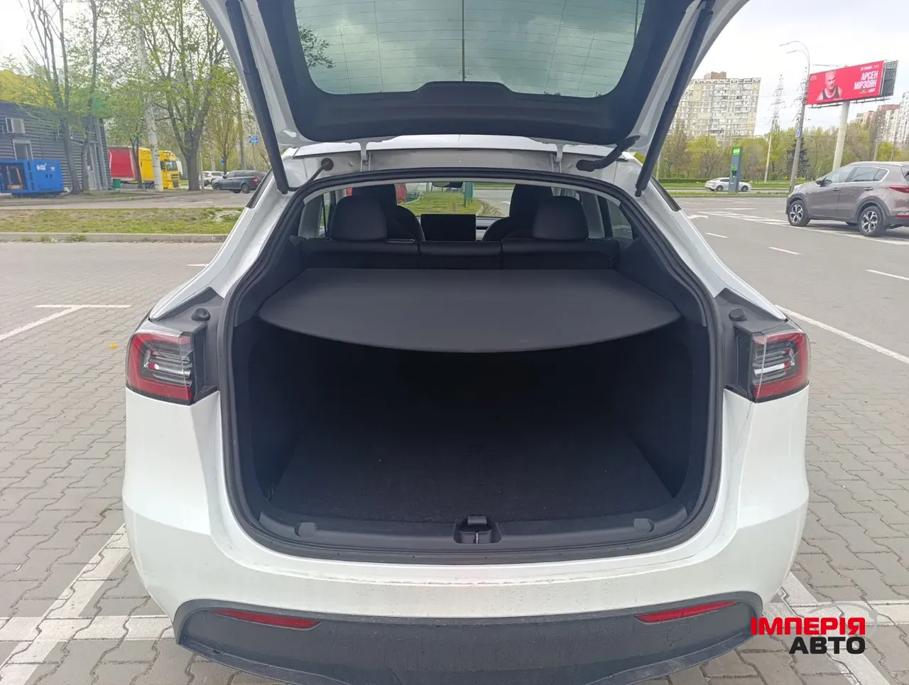 Tesla Model Y - фото 18